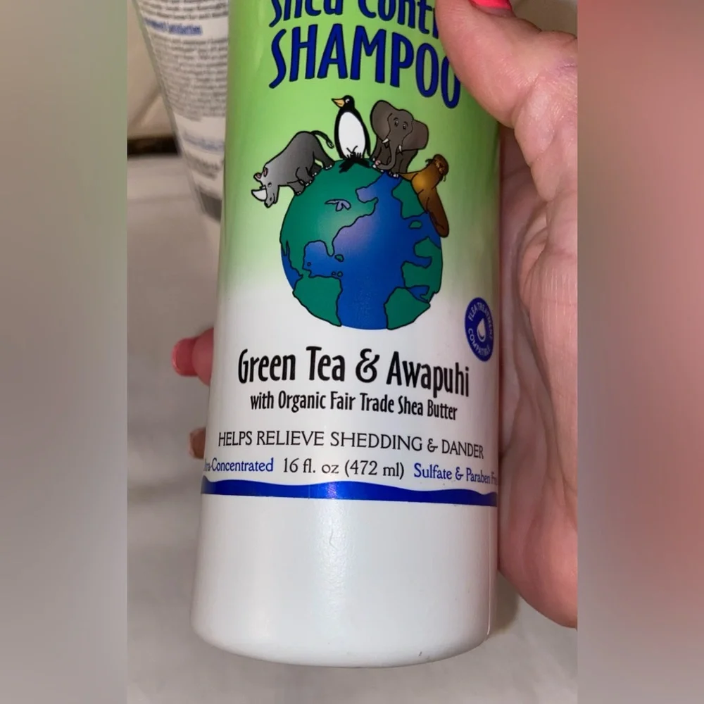 New 2 bottles of Earthbath Pet shed control Shampoo